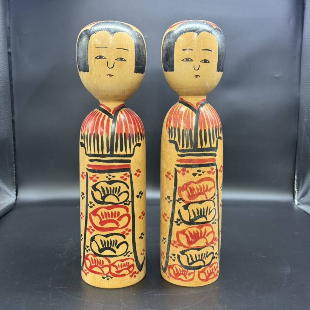 大阪府高槻市で出張買取した小椋久太郎作 木地山系 伝統こけし 2体セット