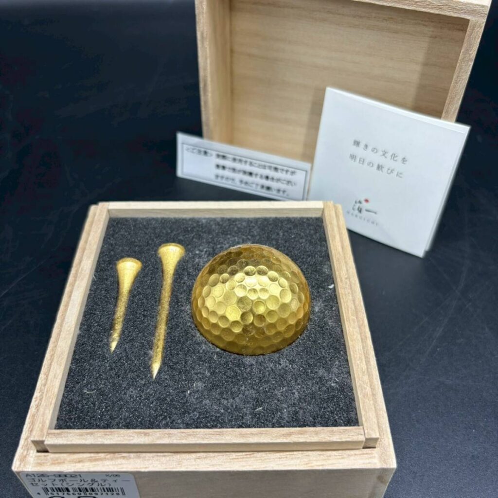 大阪府大阪市で出張買取した箔一（HAKUICHI）本金箔 ゴルフボール＆ティーセット
